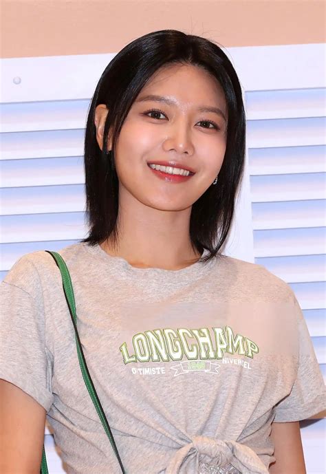 Girls' Generation (SNSD) Members Profile: Names, Ages, Birthdays, And