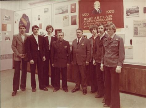 Фото "Герой Социалистического Труда Сапожников и старший мастер цеха ...