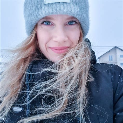 Anita V. – Medium