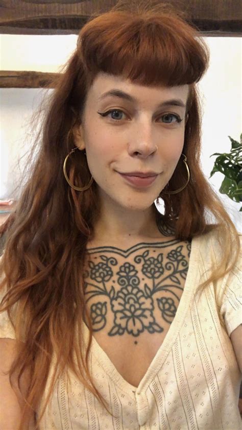Would you take me on a date? 💗 (25f) : r/Faces