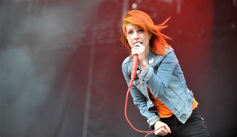 Hayley Williams Wallpaper 1366x768