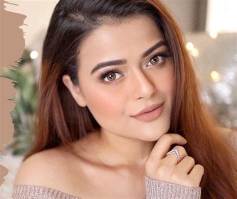 create  easy  natural everyday makeup   pooja moon