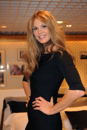 Australian Supermodel Elle Mcpherson Poses Presenting Editorial Stock ...