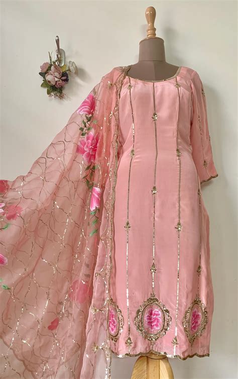 TfL Route 141 Bus Schedule and Service Updates