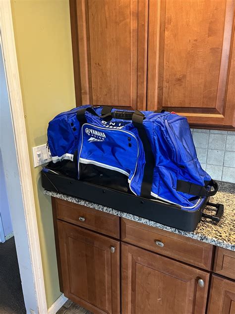 yamaha racing rolling luggage case  garment cav gem