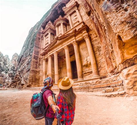 EVERYTHING YOU NEED TO KNOW BEFORE VISITING PETRA IN JORDAN - Couple Of