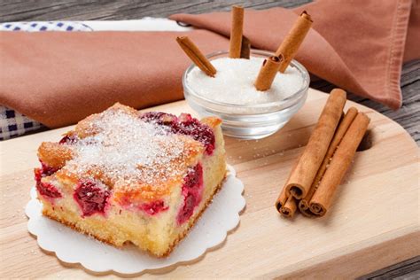 Сметанник с вишней – простой и вкусный рецепт, как приготовить пошагово