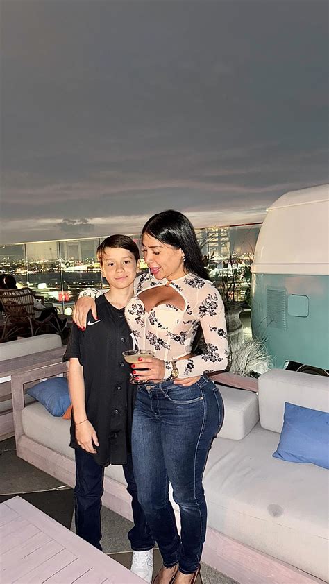 Angela Grajales | “NO TENGO MIEDO NI A LAS CANAS N A LAS ARRUGAS, SINO