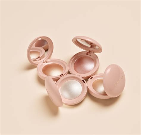 Rare Beauty Positive Light Silky Touch Highlighter Is Already Going ...