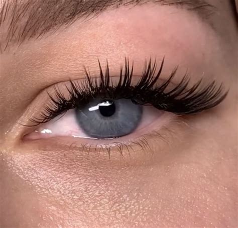 Pin by Maryana on ресницы‍♀️ | Lashes fake eyelashes, Face paint makeup ...