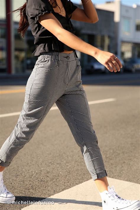 Best Travel Pants For Moms | PS Family