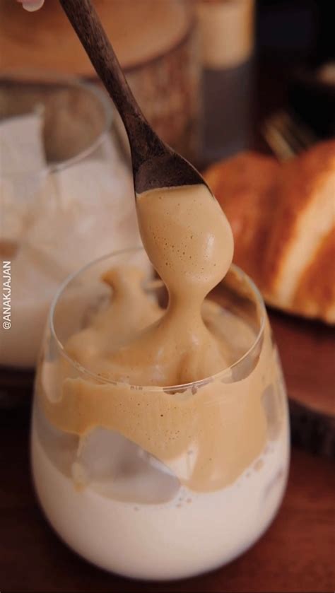 dalgona cofee  buat anakjajancom