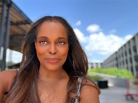 Kerra Bolton – Medium