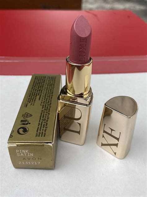 Увлажняющая помада luxe/avon*pink satin* — цена 150 грн в каталоге ...