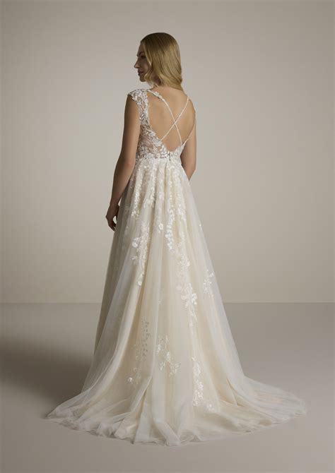 Ladybird Parvana Trouwjurk prachtige blush bruidsjurk Valkengoed Wedding