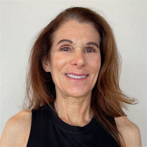 What factors like location define how much do yoga instructors make now 8