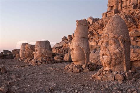 Nemrut dagi heads | Stock image | Colourbox