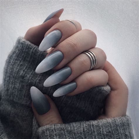 Амбре на серых ногтях | Gel nails, Gray nails, Manicure