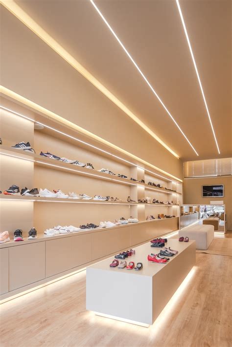 Sapataria Próximo A Mim - Galeria de Sapataria Vila Conde / Raulino Silva - 10