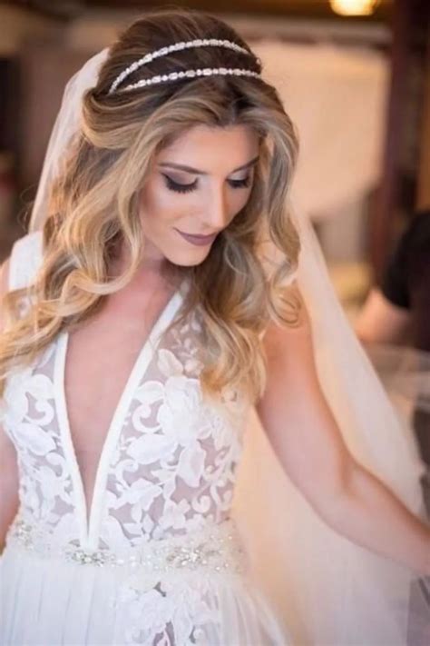 Penteados Para Noivas Com Tiara E Veu - Penteados para noivas: 7 inspirações incríveis - Welcome Weddings