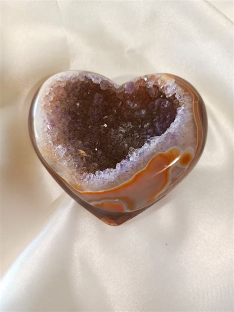 NATURAL HEART SHAPE GEODE – GemAnatomy