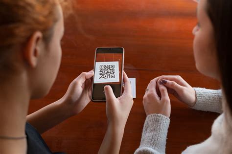 How to Scan a QR Code Online Without an App on Android and iOS! | QR.io ...