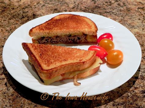 The Iowa Housewife: Patty Melt