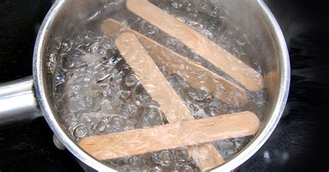 Браслет из палочек от мороженого