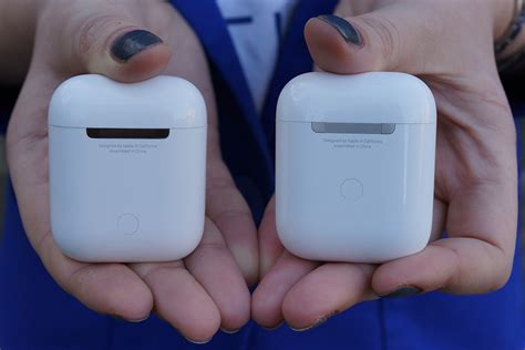 Как отличить AirPods от AirPods 2 | iPoint.kz