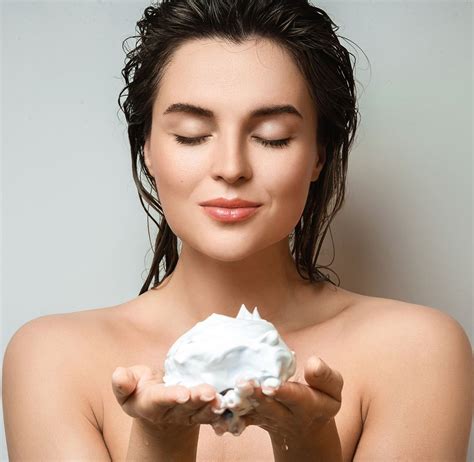 Detox für die Haare: Peeling-Shampoo zur Intensiv-Reinigung | COSMOPOLITAN
