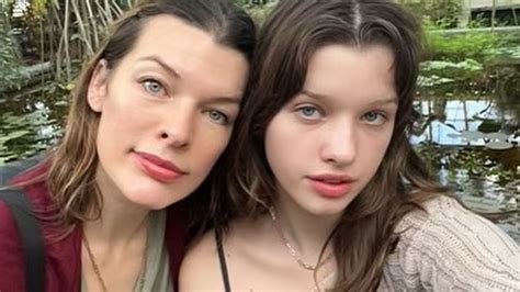 So ähnlich sieht Ever Anderson ihrer Mutter Milla Jovovich