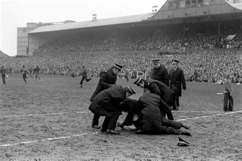 Newcastle United Fans: 1905-2000 - Flashbak