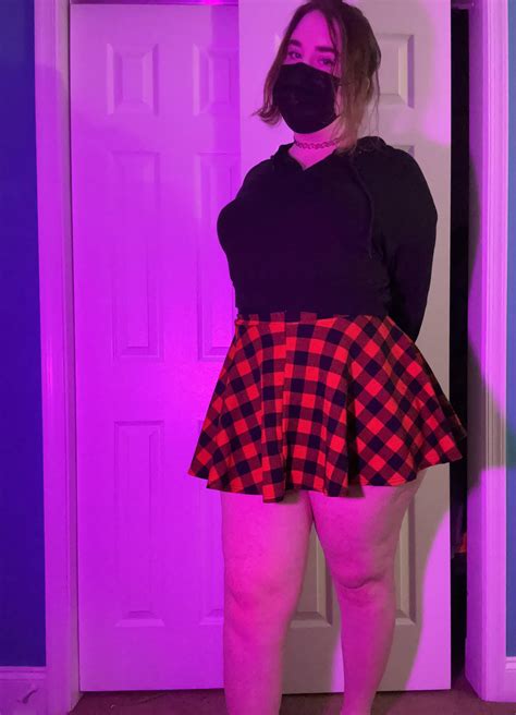 Do you like tgirls with thicc thighs? : r/transporn