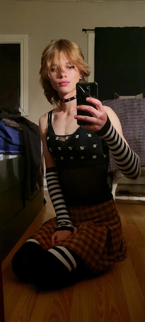 Sending some femboy love to all ️ | Scrolller