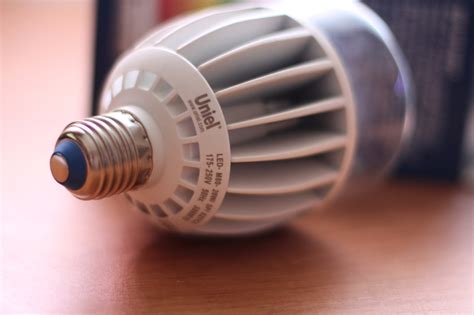 Обзор от покупателя на Лампа для растений Uniel LED-M80-20W/SP/E27/CL ...