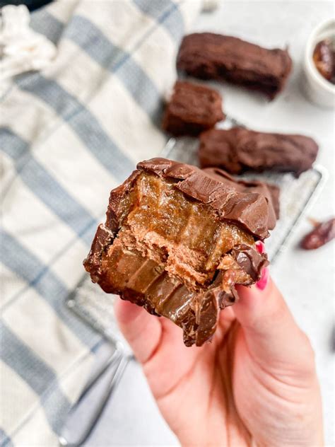 Healthy Chocolate Candy Bars (Vegan & GF) - Caitlin's Table