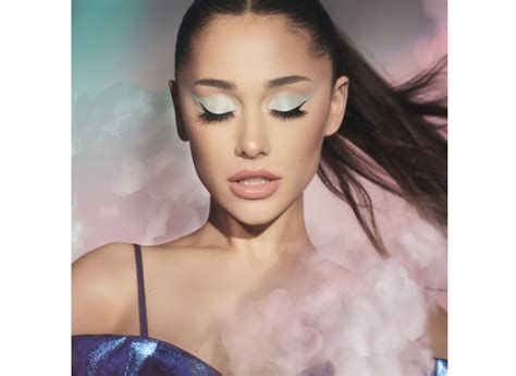 winner spotlight rem beauty  ariana grande  awards