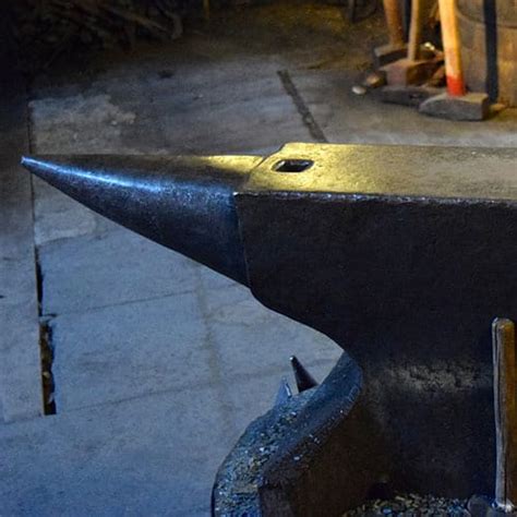 Best Types of Blacksmith Anvils 2020 (Where To Buy An Anvil?) - Working ...