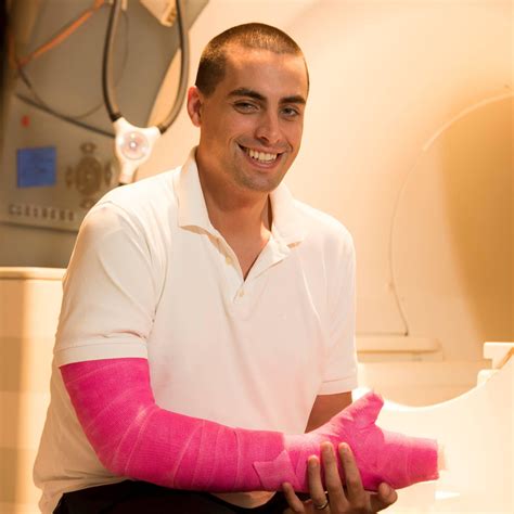 A Scientist's Pink Cast Leads To Discovery About How The Brain Responds ...