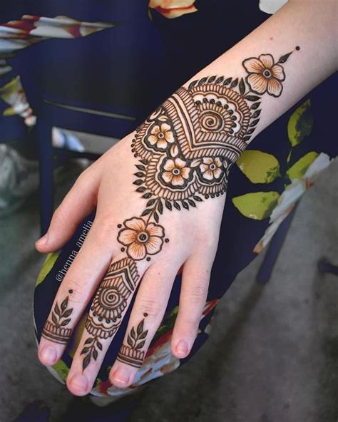 Traditional wedding henna designs for hand - Village Barber Stories