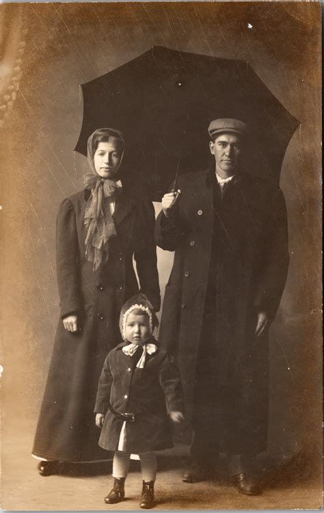families immigrant  cabinet card gallery