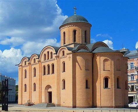 Згадується у «Слові о полку Ігоревім»: історія церкви Богородиці ...