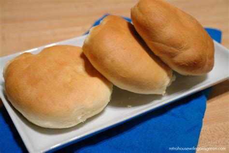 The Best Homemade Hamburger Buns Recipe - Retro Housewife Goes Green