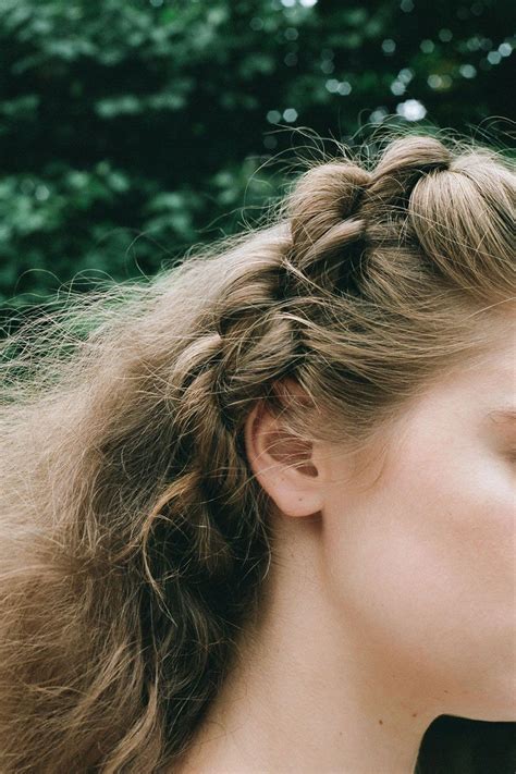How To Love Your Frizzy Curls | CurlyHair.com