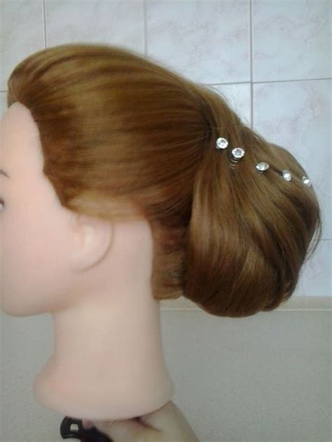 Гладкий голливудский пучок | Fashion, Pearl earrings, Earrings