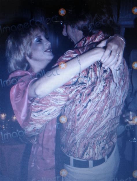 Pin de Rhoda Israel Blatt-Mascolo en Barry manilow