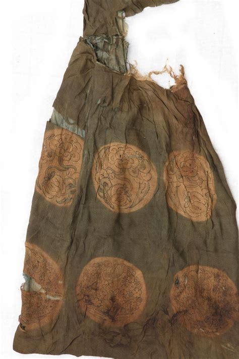 Han Dynasty Silk Robe in Green and Brown, 122x80 cm