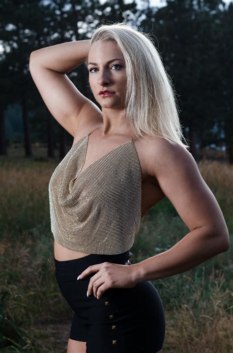 Rachel-Bodybuilder-Lookout-Mountain-119 by centurionx on DeviantArt