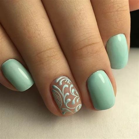 Pin by Anastasia on Ногти | Floral nails, Gold gel nails, Nails