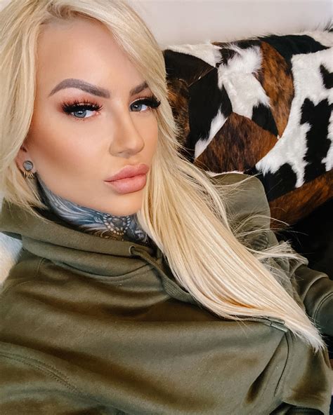 早上好☀️ - Jamie Pilar Chapman